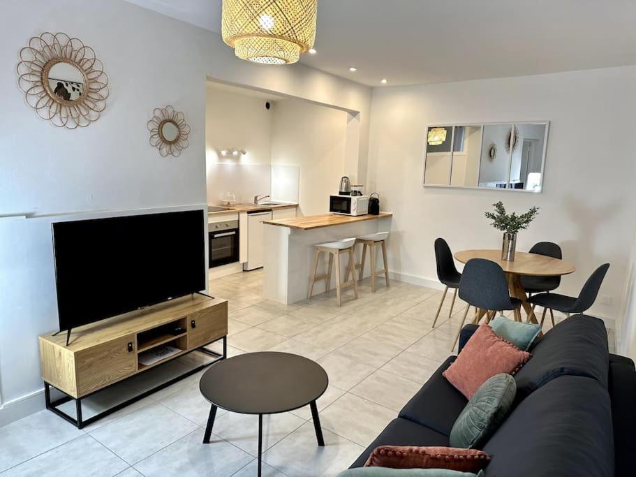 Le Nid Douillet Apartment Nimes Exterior photo
